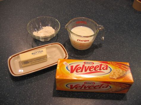 Velveeta base cheese sauce. Queso Velveeta, Easy Nacho Cheese Sauce, Easy Nacho Cheese, Velveeta Cheese Dip, Velveeta Cheese Sauce, Nachos Cheese Recipe, Nacho Sauce, How To Make Nachos, Nachos Cheese Dip