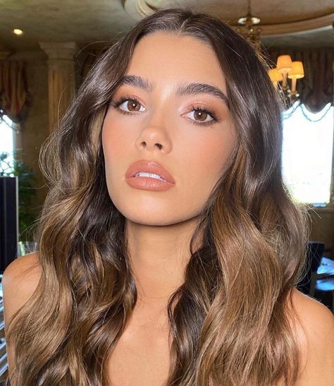 Patrick Ta on Instagram: “Cindy 💋 Makeup by @jentioseco using #MonochromeMoment Precision Lip Crayon “She’s Bold” on @cindymello ✨ #PatrickTaBeauty” Patrick Ta Makeup, Neutral Makeup Look, Everyday Eyeshadow, Cindy Mello, Patrick Ta, Special Occasion Hairstyles, Eyes Brown, Brunette Balayage Hair, Makeup Looks For Brown Eyes