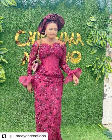 2021 Asoebi Trends: Corset Dress With Long Bell Sleeves – A Million Styles Long Sleeve Asoebi Lace Styles, Styles For Lace Gown Asoebi, Corset Ankara Dress, Iro And Buba Styles Lace, Ankara Corset Dress, Lace Asoebi Styles, Asoebi Lace Styles, Nigerian Dress, Dress Ankara