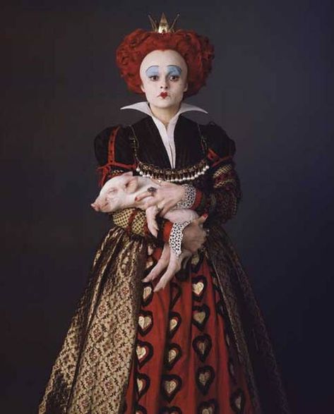 Helena Bonham Carter: The Historical Costume Movies – Tim Burton Personajes, Mary Ellen Mark, Colleen Atwood, Tim Burton Characters, Alice In Wonderland Characters, Heart Costume, Queen Of Hearts Costume, Alice And Wonderland Quotes, Wonderland Costumes