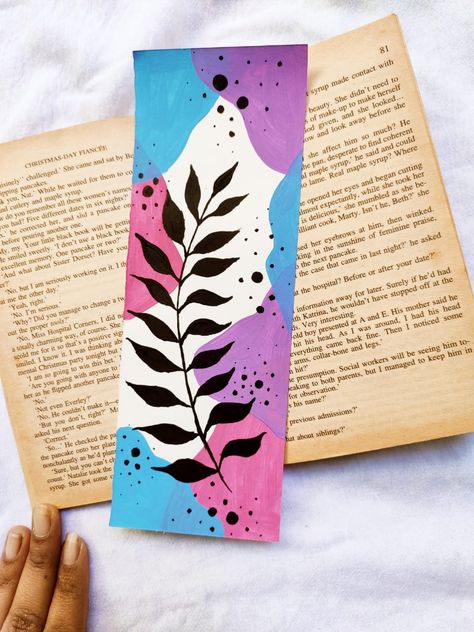 #art #artwork #artist #artists #artistic #aesthetic #artsy #handmadebookmark #reuseidea #reuseideas #bookmarkart #bookmarkcollection #crafts #craft Bookmarks Crochet, Bookmark Crochet Tutorial, Bookmark Easy, Bookmark Crochet, Handmade Bookmarks Diy, Diy Crafts Bookmarks, Crochet Bookmark, Easy Patterns, Creative Bookmarks