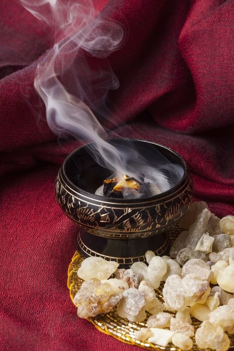 Pregnancy Spells, Desert Trees, Traditional Healer, Frankincense Resin, Attraction Spell, Islamic Pictures, Love Spells, Oman, Islamic Art