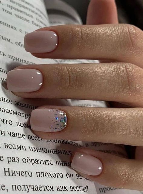 Winter Nails Art, Cruise Nails, Nails For Bride, Nails Art Designs, Milky Nails, Wedding Nails Glitter, Short Gel Nails, Rose Gold Nails, Wedding Nails For Bride