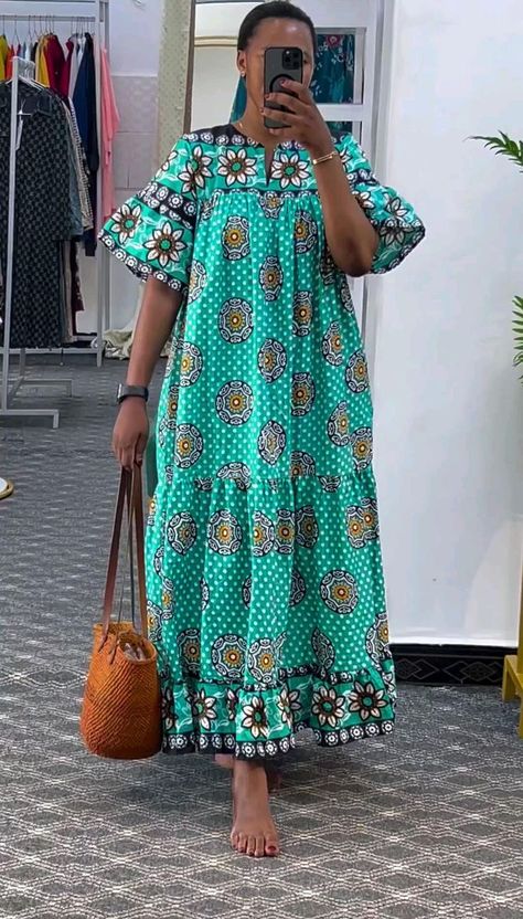 Boubou Styles For Women, African Fabric Dress, Modest Dresses Fashion, African Print Dress Ankara, Short African Dresses, African Fashion Skirts, African Inspired Clothing, African Fashion Traditional, African Fashion Modern