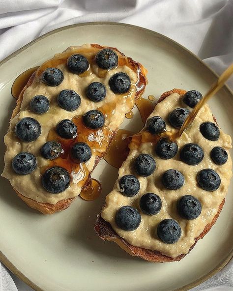 Oatmeal Protein Breakfast, Blueberry Toast, Oatmeal Protein, Aesthetic Studying, Blueberry Pancake, Blueberry Pancakes, Quiet Life, Pancake Batter, Food Inspo