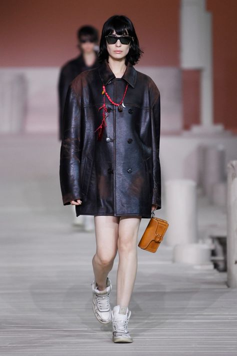 Coach RTW Spring 2023 [PHOTOS] – WWD Spring 2023 Runway, Coach Fashion, Spring 2023, Runway Show, New York Fashion Week, New York Fashion, Fashion News, Fashion Show, Fashion Week