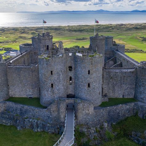 Harlech Castle: inside the 13th-century stronghold that became a symbol of Welsh defiance — BBC History Magazine Harlech Castle, Culture Inspiration, Welsh Castles, Snowdonia National Park, History Magazine, West Wales, Snowdonia, A Symbol, North West