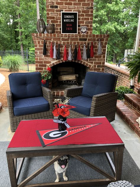 Uga Tailgate Decor, Uga Party Decorations, Uga Graduation Party, Uga Tailgate, Graduation Party University, Uga Graduation, Uga Football, Georgia Bulldog, Georgia Football