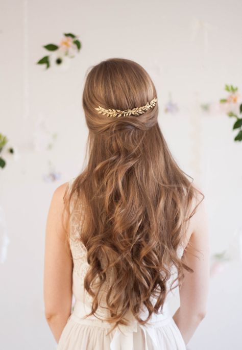 Ancient Greek Hair, Greek Hair, Wedding Hairstyles Bridesmaid, Peinados Recogidos, Dress Design Sketches, Traditional Bride, Hoco Hair Ideas, Hoco Hair, Greek Fashion