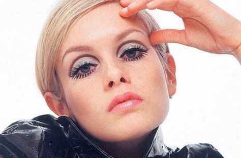 Learn about makeup from the 60's and how to recreate the look for today. Twiggy Lawson, 60’s Makeup, Carnaval Make-up, Mod Makeup, 1960s Makeup, Editorial Make-up, Twiggy Makeup, Colleen Corby, 60s Makeup