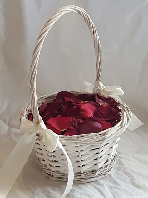 Flower Petal Basket, Dried Flower Petals Wedding, Rose Petals On Table, Flower Girl Basket Ideas, Fall Wedding Flower Girl, Flower Basket Wedding, Wedding Rose Petals, Rose Petals For Wedding, Wedding Flower Basket