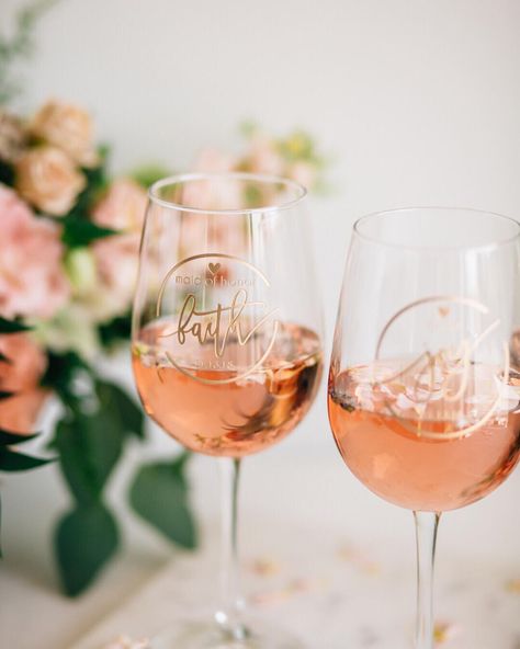 Kim Le at Lace & Locks (@laceandlocks) • Instagram photos and videos Bridesmaid Proposal Basket, Flute Wine Glasses, Engraved Wine Glasses, I Do Crew, Bridesmaid Wine, Custom Wine Glasses, Champagne Party, Personalized Wine Glass, Bridesmaid Proposal Gifts