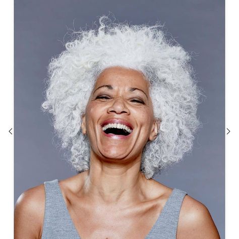 Big Afros, Platinum Hairstyles, Silver Goddess, Make Up Inspiration, Golden Life, Silver Foxes, Lifestyle Habits, Ageless Beauty, Healthy Aging