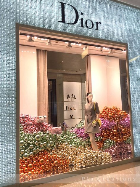 Chanel Christmas Window, New Year Store Window Display, Window Display Design Christmas, Store Front Christmas Window Display Holiday, Christmas Window Shopping, Anthropologie Holiday Window Display, Store Front Christmas Decor, Retail Holiday Decor, Macys Christmas Window Display