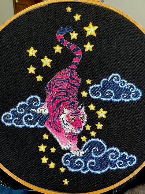 Tiger Embroidery Design, Neon Embroidery, Embroidery Tiger, Clay Bunny, Tiger Embroidery, Until The Very End, Tiger Rug, Embroidery Crafts, Diy Tote