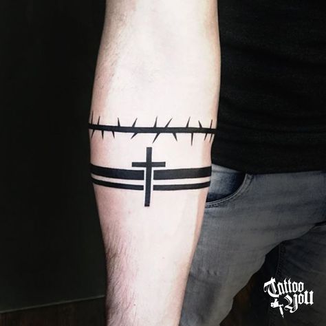 Cruces Tattoo, Small Crown Tattoo, No Tattoo, Unique Cross Tattoos, Armband Tattoos For Men, Band Tattoos For Men, Polynesian Tattoos Women, Simple Forearm Tattoos, Line Tattoo Ideas