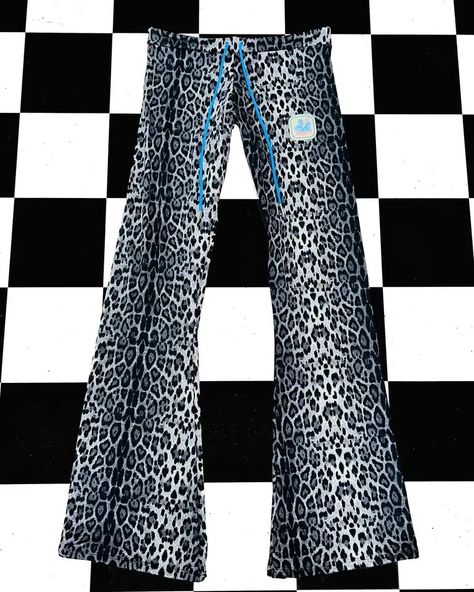 Animal Print Fabric, Soft Pants, Snow Leopard, Low Waisted, Lounge Pants, Print Fabric, Put On, Fit And Flare, Yoga Pants