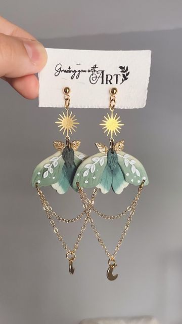 Handmade Clay Jewelry, Clay Crafts Air Dry, Polymer Earrings, Polymer Clay Diy, Polymer Clay Jewelry Diy, Funky Earrings, Luna Moth, Cute Polymer Clay, Polymer Jewelry