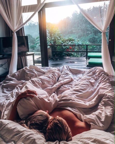 Honeymoon At Home, Bedroom Husband And Wife, Couple Hotel Room Night Ideas, Romantic Morning Couple Breakfast, Honeymoon Hotel Room, Honeymoon Suite Romantic, Room Ideas Couples, Honeymoon Hug, Honeymoon Outfits Night