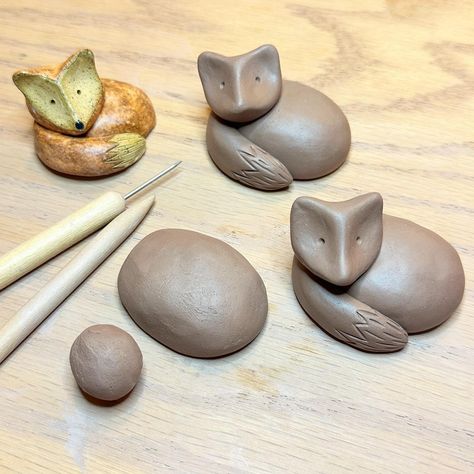 Kelly and John (@luckybunnyarts) • Instagram photos and videos Ceramic Workshop Ideas, Kids Pottery Ideas, Tiny Clay Animals, Small Clay Animals, Mini Clay Art, Slab Pottery Ideas, Nature Pottery, Clay Fox, Tiny Pottery