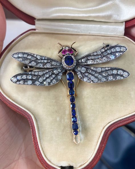 Vintage Indian Jewelry, Hand Embroidered Jewelry, Dragonfly Pin, Dragonfly Brooch, Dragonfly Jewelry, Wedding Floral Centerpieces, Insect Jewelry, Diamond Jewelry Necklace, Antique Brooches