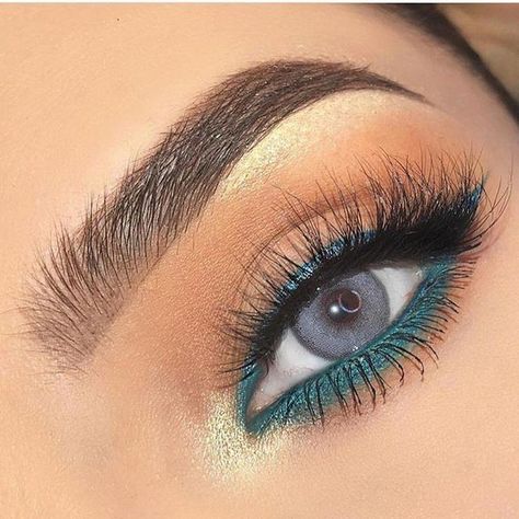 Blue Eye Makeup Ideas, Makeup Rules, Eye Ideas, Revolution Eyeshadow, Eye Makeup Ideas, Eye Makeup Tips, Blue Makeup, Blue Eye, Blue Eye Makeup