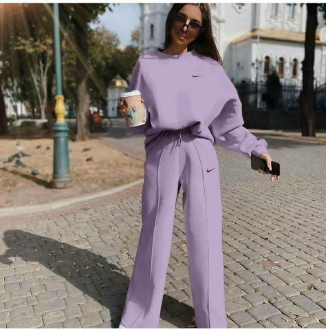 Fashion Comfy Outfits, Purple Joggers Outfit, Sport Outfits Women Casual, Sportwear Outfit Woman, Nike Sweats Outfit, Sportwear Outfit, Pajama Fashion, Gym Clothes Women, Sport Outfit Woman