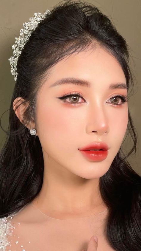 Bride Makeup Asian, Korean Wedding Makeup, Makeup Ala Korea, Bride Makeup Natural, Selfie Woman, Make Up Wedding, Makeup Asia, Party Make-up, Asian Bridal Makeup