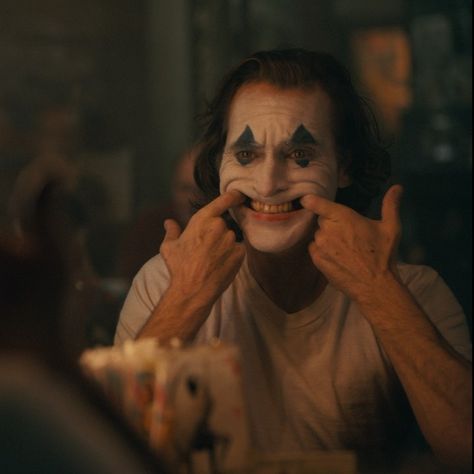 Joker Icon, Frances Conroy, Zazie Beetz, Joker 2019, Batman Film, Joker Is, Joker Cosplay, Indie Movies, Silly Faces