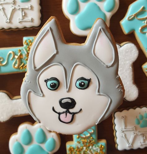 Husky Cookies Decorated, Husky Birthday Party, Dog Bday Cake, Dolphin Birthday Cakes, Wolf Cake, Dog Themed Birthday Party, Themed Desserts, Dog Cookies, 9th Birthday Parties