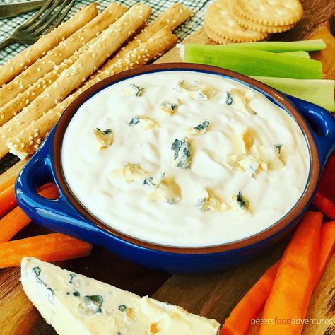 Blue Cheese Dip Cheese Dip For Crackers, Best Cheese Dip, Dip For Crackers, Blue Cheese Dip Recipe, Blue Cheese Dipping Sauce, Homemade Blue Cheese, Bacon Ranch Dip, Super Bowl Snack, Cheese Dipping Sauce