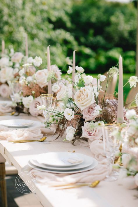 Natural Style - WedLuxe Magazine  #outdoorwedding #weddinginspo #outdoorreception #pinkflowers #weddingflowers #weddingflorals #centerpieces #rusticwedding Wedding Colors Lavender, Blush Wedding Inspiration, Centerpieces Ideas, Trending Wedding, Romantic Garden Wedding, Garden Wedding Inspiration, Free Photography, Romantic Garden, Lavender Wedding