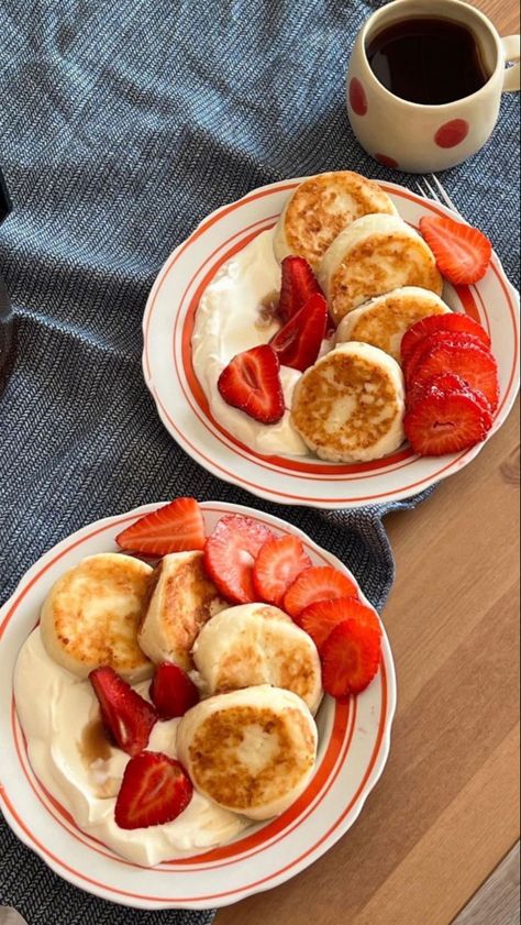 Red Breakfast, Pasti Fit, Recipe Aesthetic, Resep Diet, Healthy Food Inspiration, Healthy Food Dishes, Healthy Lifestyle Food, Healthy Food Motivation, Think Food