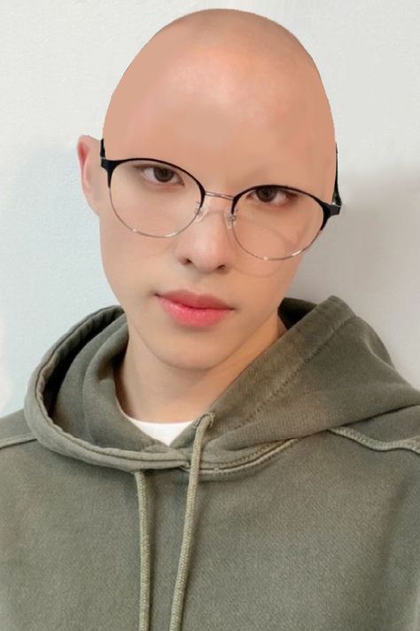 Bald Kpop Idols Edit, Bald Idols, Bald Kpop Idols, Kpop Idol Haircut, Freddie Benson, Funny Kpop Memes, New Haircuts, Kpop Aesthetic, Kpop Funny