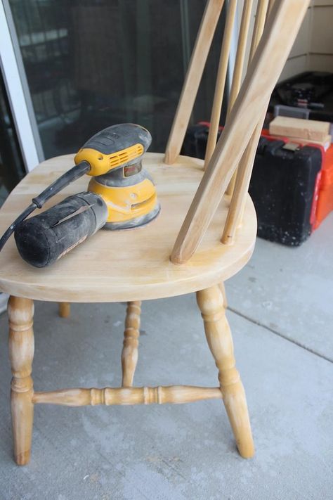 Oak Chairs and Kitchen Table Makeover - And What Not to Do Bar Chair Makeover, Oak Chair Makeover, Oak Table And Chairs, Wooden Kitchen Chairs, Dining Chair Makeover, Kitchen Table Oak, Barn Table, Table Redo, Oak Chairs