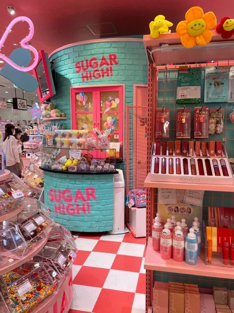 Candy Store Interior, Candy Room In House, Snack Shop Design, Candy Shop Ideas Design, Toy Store Aesthetic, Candy Store Ideas, Candy Store Aesthetic, Candy Shop Design, Candy Shop Aesthetic