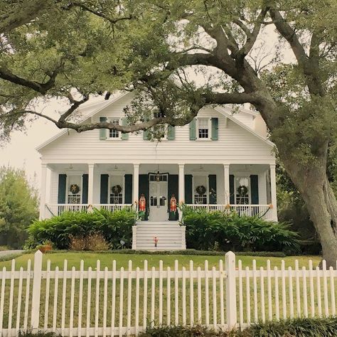 Mississippi Houses, Mississippi Aesthetic, Mississippi Homes, Mississippi Biloxi, Southaven Mississippi, Mississippi Delta, Colonial Exterior, Beachfront Home, Tom Sawyer