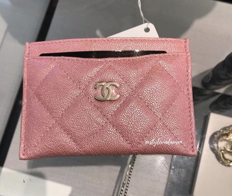 Pink iridescent Chanel card holder Pink Chanel Card Holder, Designer Card Holder, Goyard Tote Bag, Chanel Card Holder, Uni Fashion, Pretty Tote Bags, Goyard Tote, Prada Candy, Pink Iridescent