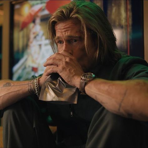 Brad Pitt Ladybug, Brad Pitt Pfp, Brad Pitt Icon, Brad Pitt Gif, Old School Hairstyles, Train Tattoo, Heavy Breathing, Movie Club, Tyler Durden