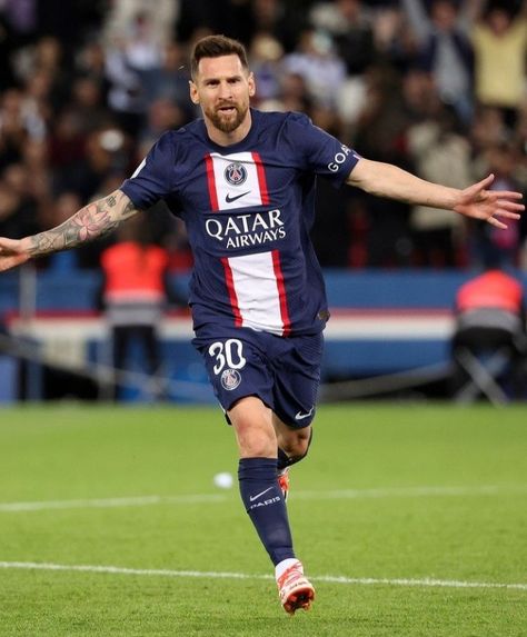 Lionel Messi Psg, Messi Psg, Leo Messi, Lionel Messi, Decoupage, Sports Jersey, Football, Running, Quick Saves