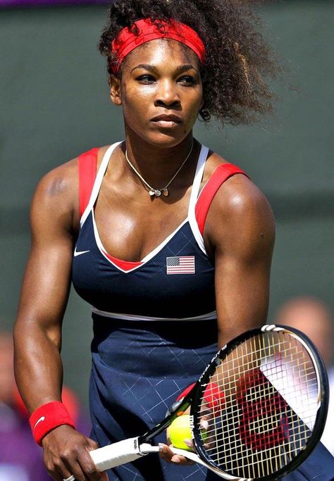 Gifts For Tennis Players, Serena Williams Tennis, Venus And Serena Williams, Tennis Photos, Female Athlete, Tennis Quotes, American Female, Tennis Workout, Venus Williams