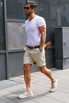 10 Summer Styles You’ll Want To See Your Man In Casual Shorts Outfit, Dope Style, Europe Style, Mens Summer Outfits, Short Men Fashion, Clothes Men, Hipster Man, Mens Fashion Smart, Hipster Mens Fashion