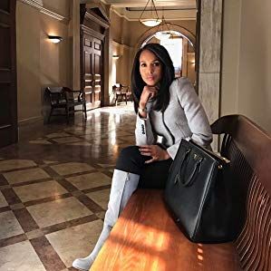 Olivia Pope Outfits, Olivia Pope Style, Olivia And Fitz, Women Lawyer, Olivia Pope, Elegant Outfit Classy, Kerry Washington, Elegant Outfit, Louis Vuitton Speedy Bag