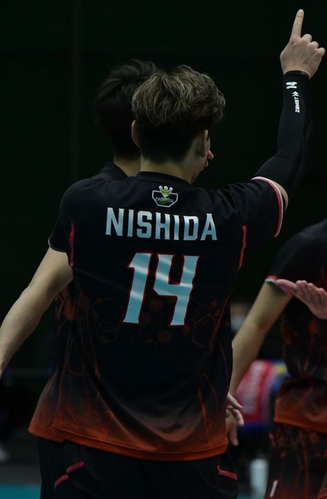 Yuji Nishida Volleyball Wallpaper, Yuji Nishida, Volleyball Images, Volleyball Photography, Japan Volleyball, Volleyball Wallpaper, Japan Volleyball Team, Volleyball Poses, Korean Men Hairstyle