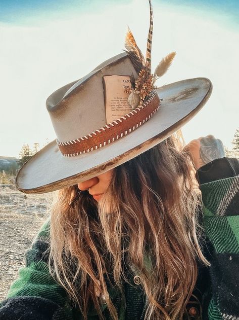 Maroon Felt Cowboy Hat, Flat Brim Cowgirl Hat, Decorating Hats For Women, How To Customize A Felt Hat, Rancher Hat Design, Decorating A Cowboy Hat, Personalized Cowgirl Hat, Womens Outfits With Hats, Rustler Hat Co Ideas