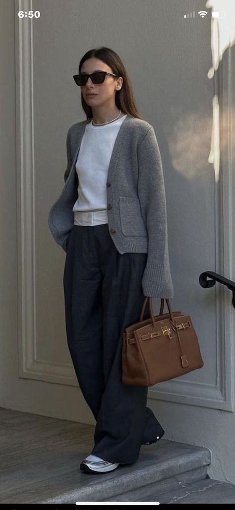 Pant And Sweater Outfit, Black Ankle Trousers Outfit, 40th Outfits For Women, Sweater On Shoulders Outfits, Lounge Chic Outfit, Khaite Aesthetic, Basic Elegant Outfits, Quiet Fashion, White Turtle Neck Outfit