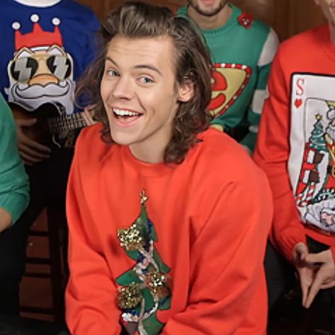 Christmas Besties, Harry Styles Christmas, Harry Outfits, Prince Hair, Holmes Chapel, Interiors Magazine, Harry Styles Pictures, Harry Styles Photos, All I Want For Christmas