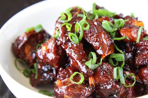 Vietnamese Caramelized Pork Spare Ribs (Suon Khia or Suon Ram Man) — Vietnamese Home Cooking Recipes Simple Chilli, Pork Spare Ribs Recipe, Authentic Ramen, Nem Nuong, Ram Man, Caramelized Pork, Vietnamese Grilled Pork, Home Cooking Recipes, Man Recipes