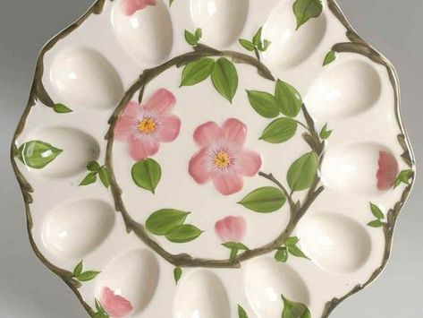 A Vintage Deviled Egg Platter That’s More Than Just an Easter Serving Piece | Mama was right, you always find what you were searching for the minute you stop looking. Desert Rose Dishes, Easter Tableware, Deviled Egg Platter, Franciscan Ware, Vintage Egg Cups, Franciscan Desert Rose, Deviled Egg, Egg Holder, China Patterns