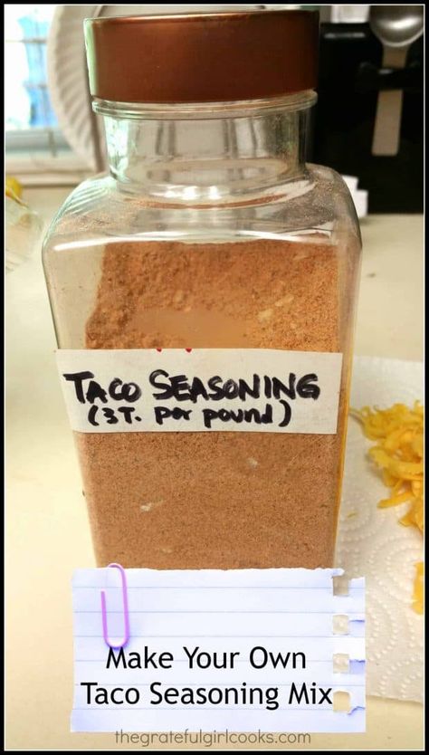 It's easy to make up a large batch of taco seasoning mix... perfect Mexican spices for ground beef, chicken or pork to use in tacos, taco salads, etc. / The Grateful Girl Cooks! Homade Taco Seasoning, Mexican Apps, Taco Mix Recipe, Salad Seasoning Recipe, Creative Canning, Mccormick Taco Seasoning, Taco Seasoning Mix Recipe, Taco Spice Mix, Diy Seasonings